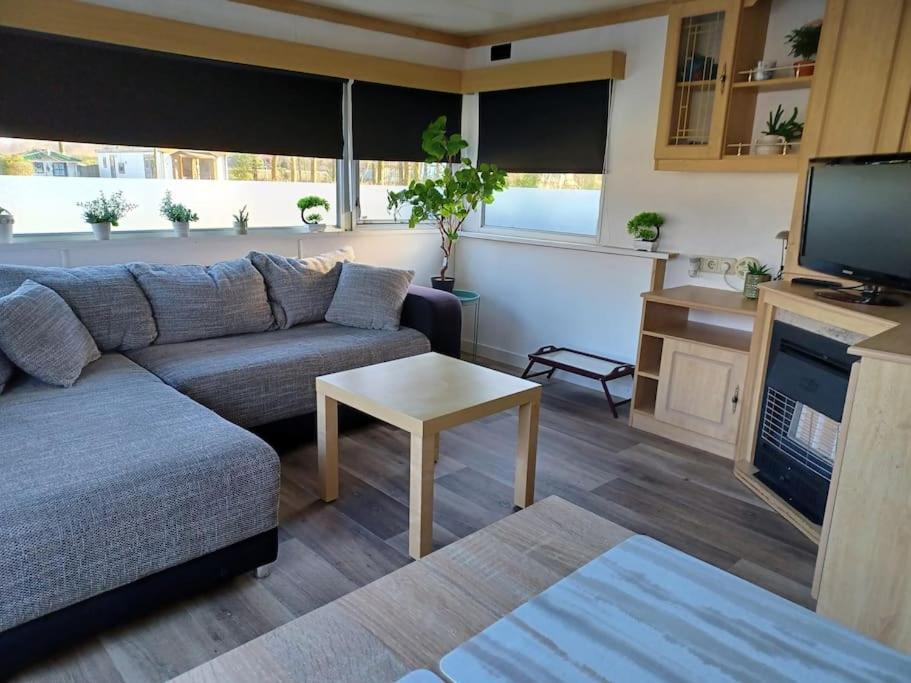 Chalet 14 Met Airco Familiecamping De Tien Heugten Schoonloo Drenthe Kültér fotó