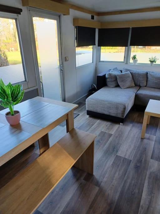 Chalet 14 Met Airco Familiecamping De Tien Heugten Schoonloo Drenthe Kültér fotó