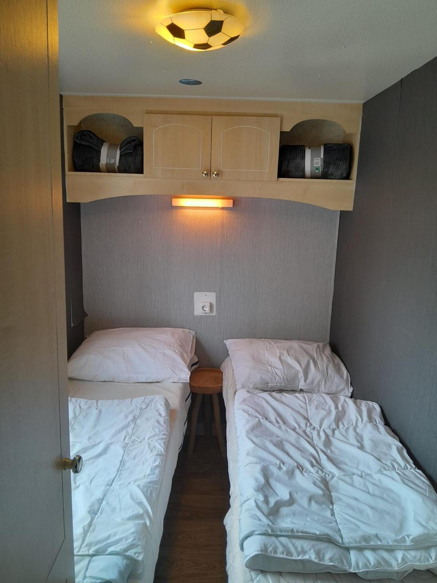 Chalet 14 Met Airco Familiecamping De Tien Heugten Schoonloo Drenthe Kültér fotó