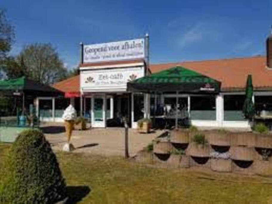 Chalet 14 Met Airco Familiecamping De Tien Heugten Schoonloo Drenthe Kültér fotó