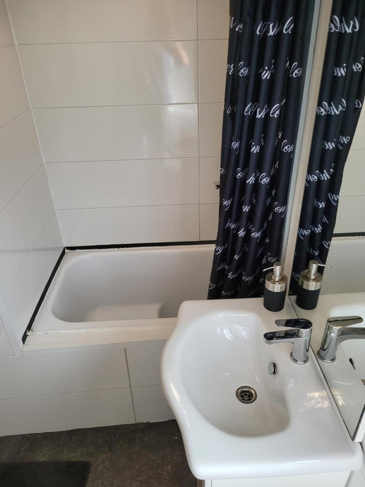 Chalet 14 Met Airco Familiecamping De Tien Heugten Schoonloo Drenthe Kültér fotó